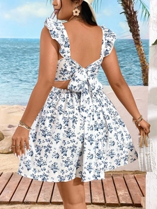Floral two-piece vacation set with ruffled top and bow back design for beach wear