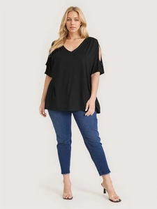 Elegant black V-neck short sleeve T-shirt with cold shoulder cutouts and loose fit