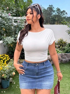 Slim fit white summer T-shirt with open back design and denim mini skirt set