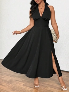 Elegante abito lungo nero con scollo a V, allacciatura al collo, vita alta e spacco laterale