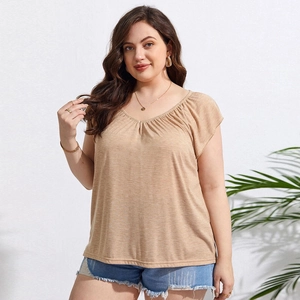 Relaxed plus size V-neck t-shirt in khaki soft fabric for casual vacation wear