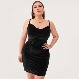 Femmes Grandes Tailles Élégante Robe en Velours Col Bénitier Dos Nu Moulante Mini Robe Sexy Coupe Cintrée Robe de Soirée Fête Banquet