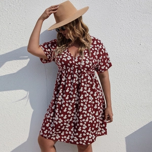 Robe ligne A pour femme avec col en V et imprimé marguerites en mousseline rouge foncé