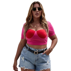 Plus size slim fit color block crop top T-shirt for women in rose red and red patchwork