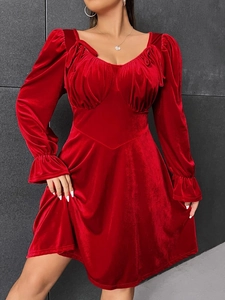 Women's Plus Size Velvet Ruched Dress Sweetheart Neck Long Puff Sleeve Ruffle A-Line Mini Party Dress Red Elegant Velour Top