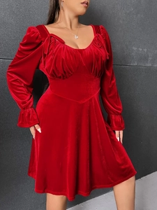 Plus size wine red velvet dress with heart-shaped neckline and puff sleeves for autumn winter