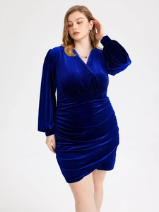 Robe Moulante Plissée en Velours Grandes Tailles Femmes Élégant Col en V Manche Lanterne Longue Bleu Roi Mini Robe Fête