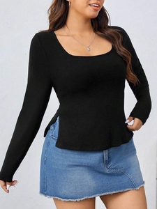 Top nero chic a maniche lunghe con scollo quadrato e spacchi laterali in maglia
