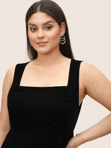 Elegant French style square neck sleeveless slim black top with pleated design for women