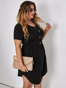 Elegant plus size black crew neck midi dress with decorative brown buttons and short sleeves