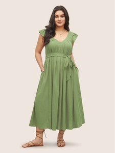 Robe midi élégante vert herbe avec col en V, manches à volants et ceinture nouée