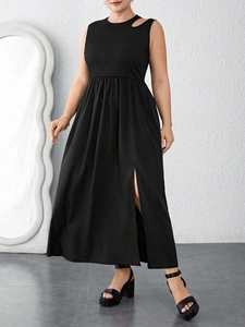 Robe longue sans manches grande taille avec taille plissée et fente latérale haute