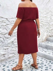 Robe midi rouge grande taille à épaules dénudées avec taille élastique pour la plage