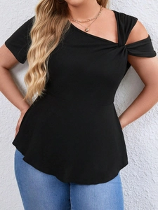 Plus size black off-shoulder T-shirt with cutout design and stylish shoulder twist detail