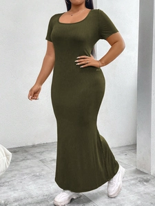 Slim fit army green ribbed maxi dress with U-neck design and ankle length style
