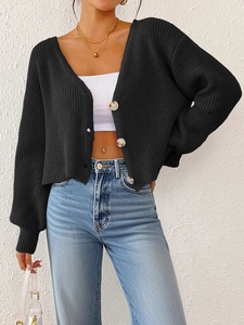 Gilet noir pour femme avec col en V, boutons contrastés et texture côtelée, coupe courte