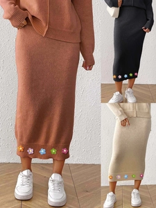Women Mid-Calf Bodycon Skirt With 3D Handmade Crochet Flowers Polyester Patchwork High Waist Knit Pencil Skirt Bottom Streetwear