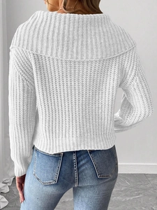 Vue arrière du pull blanc en grosse maille montrant la texture détaillée et le grand col