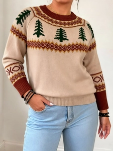 Women's oversized Christmas tree knit sweater in beige with festive red-brown trim