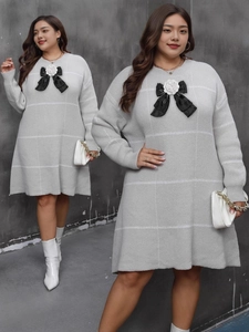 Damen Übergröße Strickkleid Langarm Rundhalsausschnitt Gitter Pulloverkleid Mit Schwarzer Schleife 3D Blume Elegant Streetwear Midi Kleid