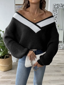 Pull en maille à col en V pour femmes avec blocs de couleurs noir et blanc et coupe large