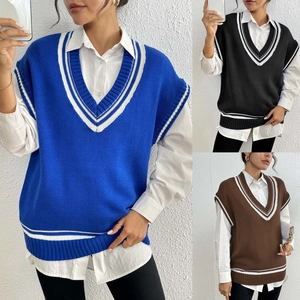 Detailed knit texture and striped V-neckline of this preppy style college vest