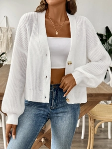 Gilet en maille épaisse blanche pour femme avec boutons et col V style décontracté chic automne