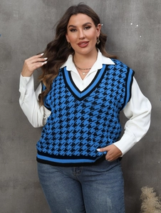 Damen Strickweste mit V-Ausschnitt und blau-schwarzem Hahnentrittmuster für die Freizeit