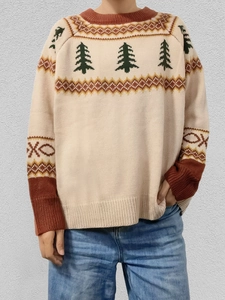Women's cream oversized Christmas tree jacquard sweater with retro knit patterns