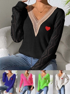 Pull-over à Col en V pour Femmes Patchwork de Dentelle Broderie de Cœur Manches Longues Tricot Ajouré Casual Streetwear Hauts