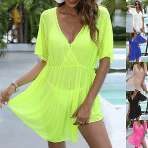 Détails des cache-maillots en maille colorée avec col en V profond et taille haute élastique