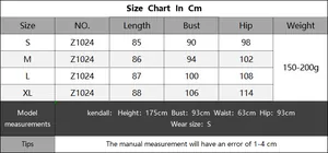 Detaillierte Größentabelle für das Häkel-Strickkleid mit Maßen von S bis XL und Passform