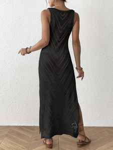 Robe longue de plage noire en maille ajourée pour femme avec fente latérale et texture V