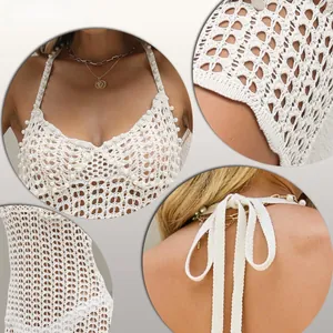 Vues détaillées de la robe de plage en crochet blanc avec perles et lien licou au cou