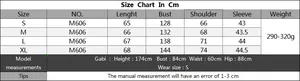 Detailed size chart in centimeters for the loose knitted pullover with model information