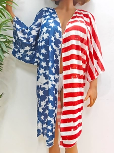 Détail du cache-maillot de plage au motif drapeau américain avec étoiles et rayures