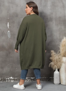 Vue arrière du long cardigan tricoté vert armée avec poignets côtelés et coupe ample