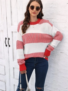 Pull femme oversize à rayures rouges et blanches avec finitions côtelées et coupe ample