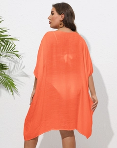 Vue arrière du cache-maillot ample en mousseline orange vif avec tissu fluide et texture