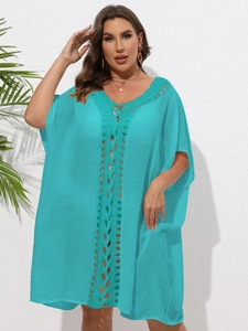 Robe de plage au crochet bleu cyan avec laçage pour un look de vacances d'été parfait