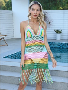 Robe de plage bohème crochetée à la main avec rayures colorées et longues franges