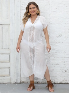 Robe de plage longue blanche à col en V avec dentelle et fentes latérales