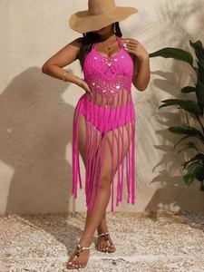 Ensemble de plage au crochet fuchsia avec paillettes et longues franges pour les vacances