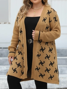 Cardigan lungo in maglia color cammello con motivi geometrici neri e design aperto