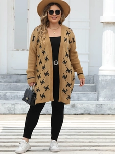 Cardigan lungo da donna color cammello con motivo a uccelli neri, taglie forti