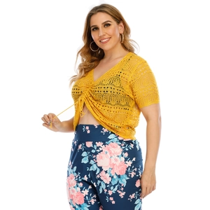 Haut court en tricot ajouré grande taille col V et pantalon décontracté à fleurs