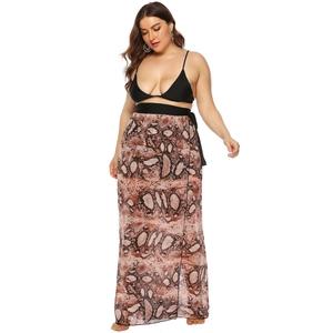 Gonna a portafoglio in chiffon stampa serpente taglie forti e bikini nero per spiaggia