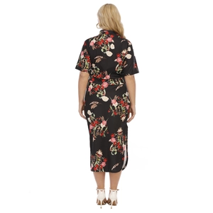 Rückansicht eines eleganten schwarzen Midi-Kleides mit Blumenmuster und Schlitz