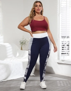 Women's plus size burgundy camisole and color-block leggings set for fitness yoga