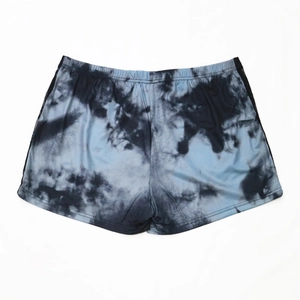 Short de sport tie-dye à plat avec motifs bleu et noir et ceinture élastique